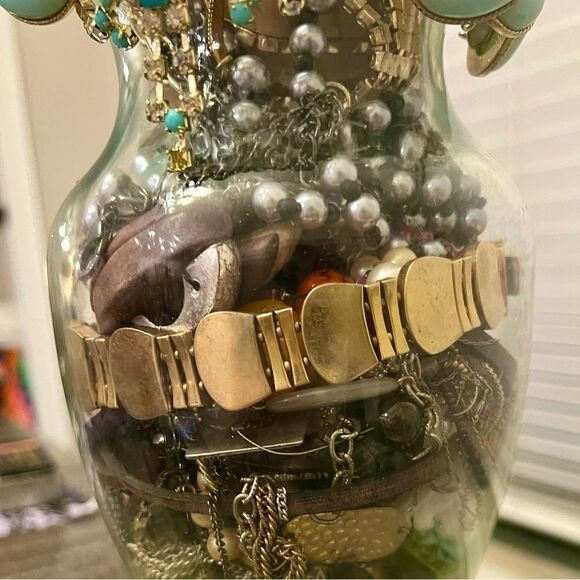 ⚜️ 2-3 LB Closet Special! High-End Luxe Jewelry Lot – Wearable & Repair Glam 🌹 - Picture 4 of 10